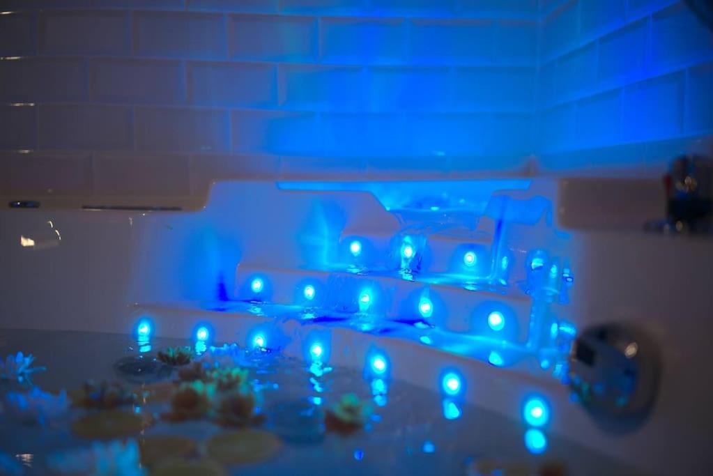 Luxury Room Jacuzzi Centre Ville Haut De Gamme ミュルーズ エクステリア 写真