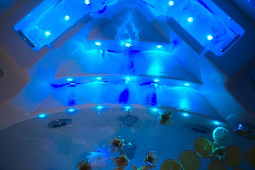 Luxury Room Jacuzzi Centre Ville Haut De Gamme ミュルーズ エクステリア 写真